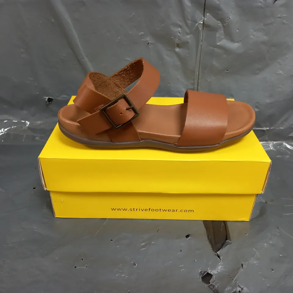 BOXED STRIVE LEATHER CARA SANDALS SIZE 6