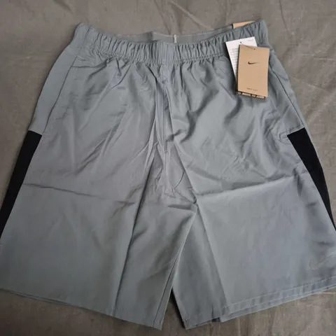 NIKE CHALLENGER DRI-FIT SHORTS β KID'S, STANDARD FIT, XL