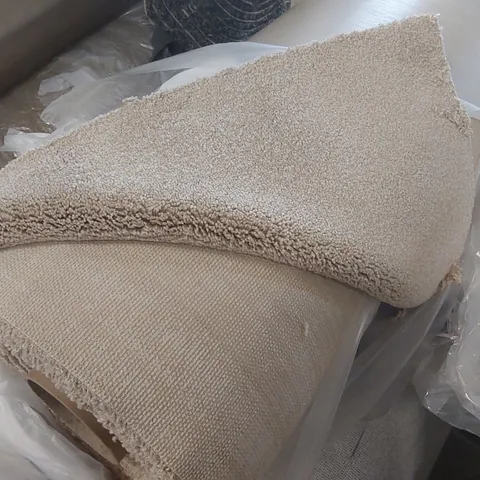 ROLL OF QUALITY FIRST IMPRESSIONS CLEAN CUT CARPET - APPROXIMATELY 8 x 4m