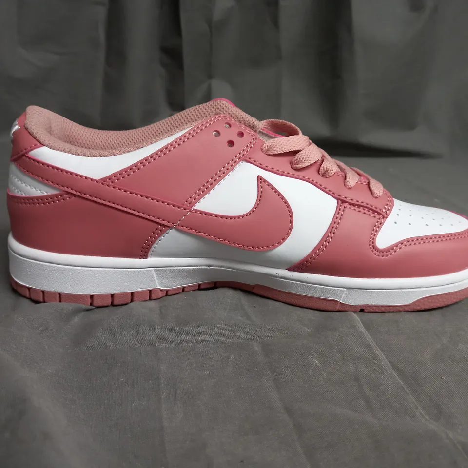 PAIR OF NIKE LOW TOP DUNKS SIZE 6