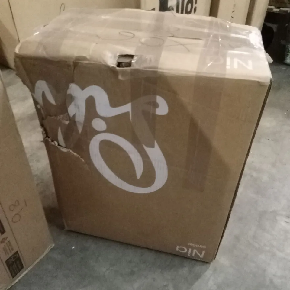 BOXED SILVER CROSS NIA STROLLER 