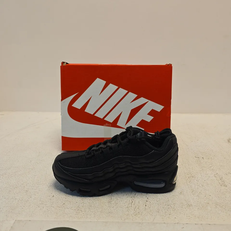 NIKE AIR MAX 95 GS KIDS' TRAINERS – BLACK, UK 3Y