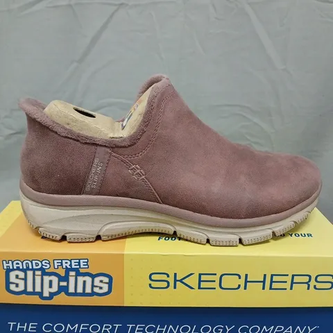 SKECHERS HANDS FREE SLIP-INS WOMEN'S SLIP-ON SHOES – UK SIZE 7