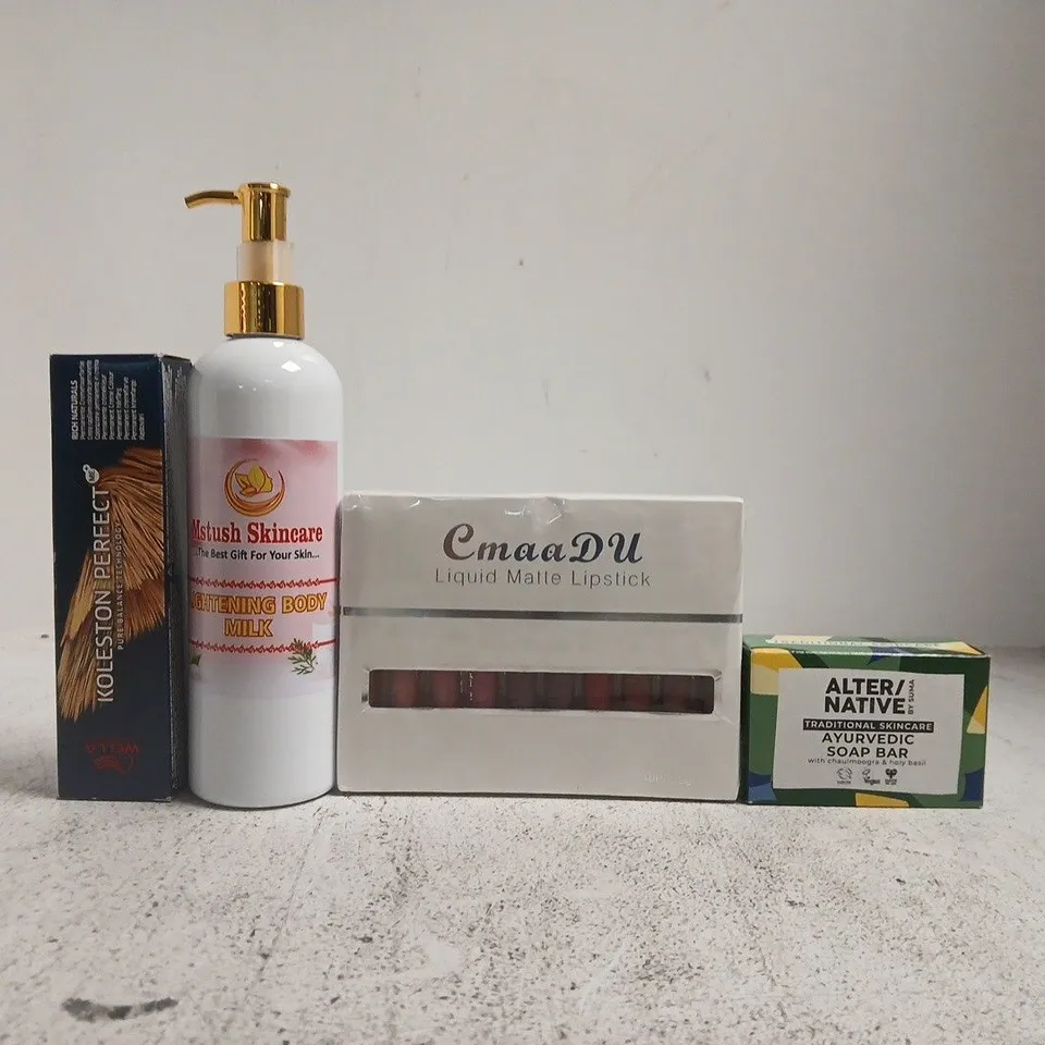 APPROXIMATELY 20 ASSORTED COSMETIC ITEMS INCLUDING VARIOUS MAKES AND BRANDS - COLLECTION ONLY