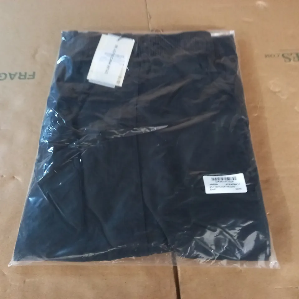 BAGGED TAIIA SPLIT HEM CARGO TROUSERS IN BLACK - 16