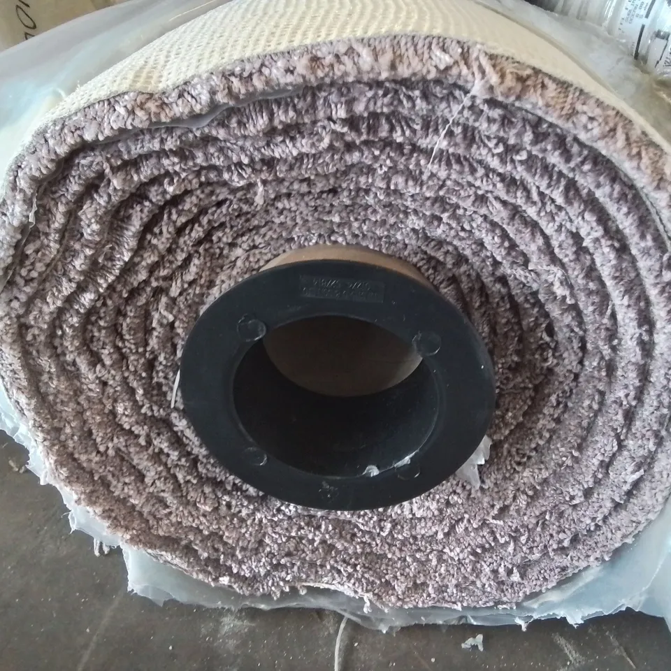 QUALITY ROLL OF CLASSIC CHARM HEATHER CARPET IN PINK PANACHE - LENGTH 6.3M X WIDTH 5M