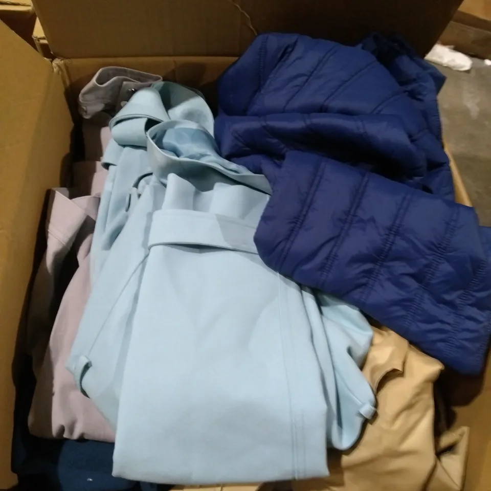LARGE QUANTITY OF ASSORTED CLOTHING AND ACCESSORIES