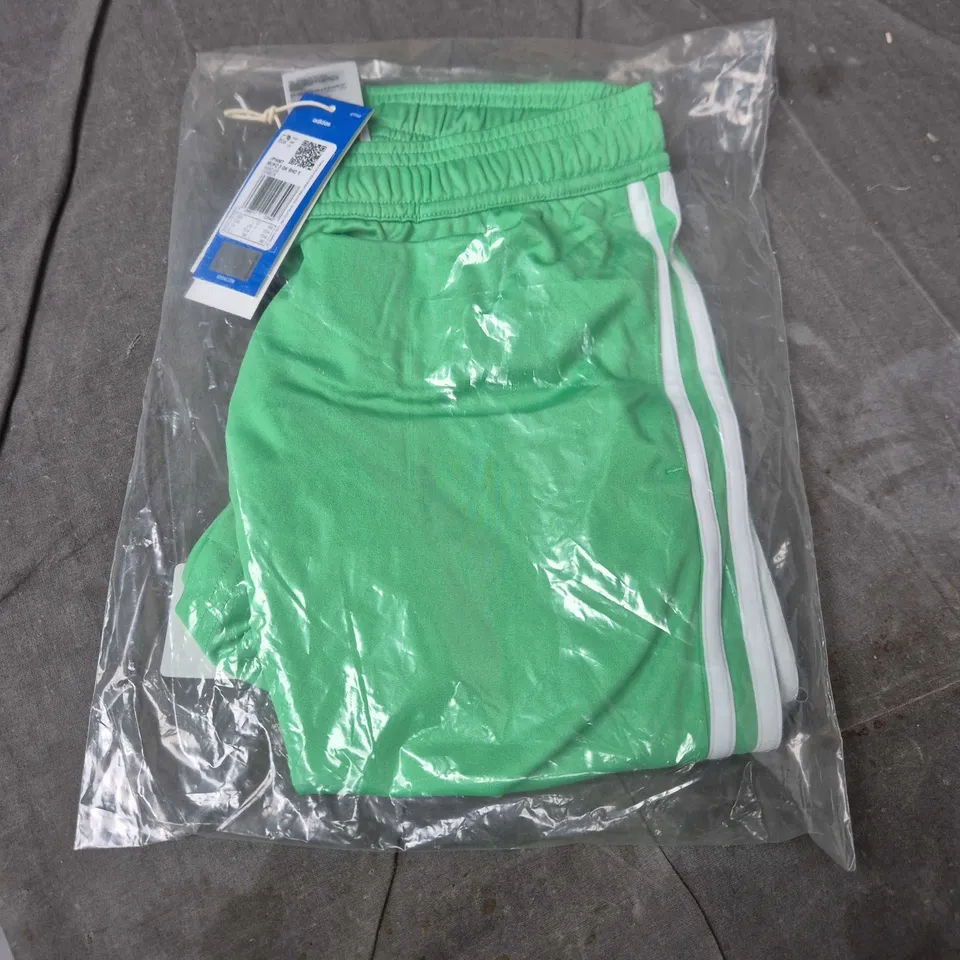 KIDS ADIDAS MUFC 3 GK SHORTS – YOUTH SIZE 10Y, GREEN