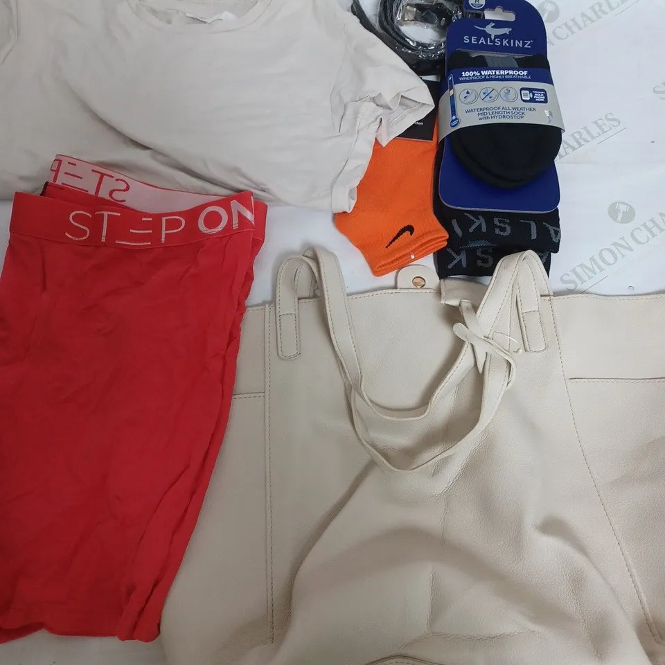 BOX OF APPROXIMATELY 25 ASSORTED CLOTHING ITEMS TO INCUDE - SOCKS , BOXERS , BAG ETC