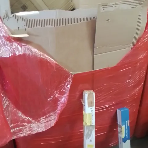 PALLET OF ASSORTED HOUSEHOLD GOODS AND PRODUCTS TO INCLUDE;AQUARIUM LED LIGHT,DISPLAY STAND