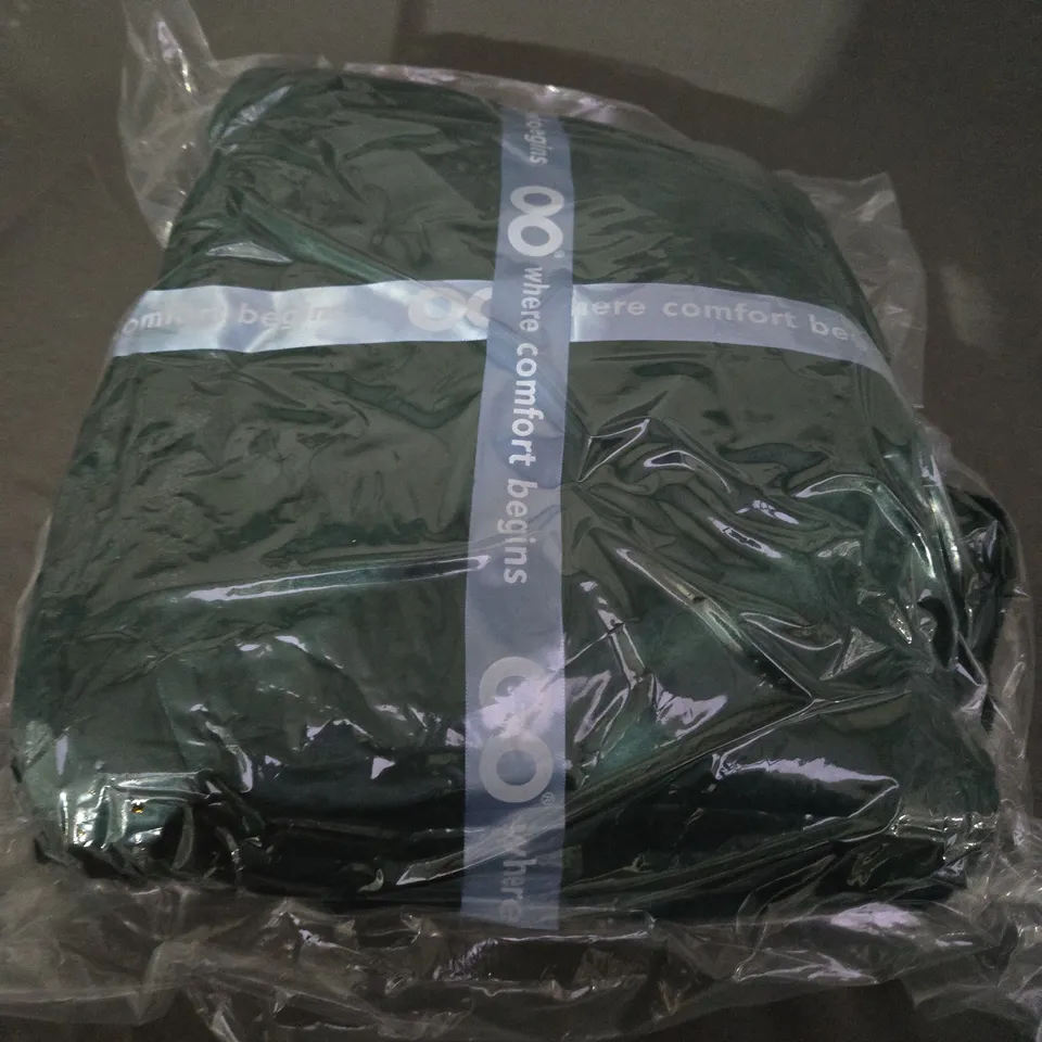 SEALED OODIE OVERSIZED HOODED BLANKET - DARK GREEN