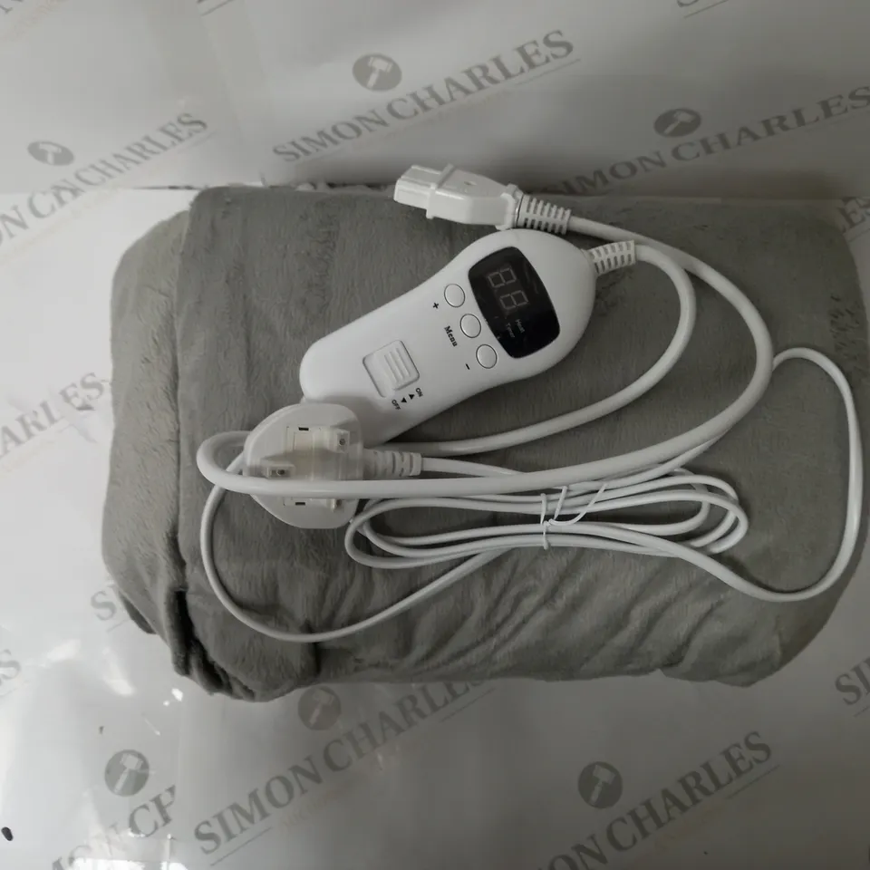 BOXED SUPER POLAR FLEECE HEATED WRAP IN GREY