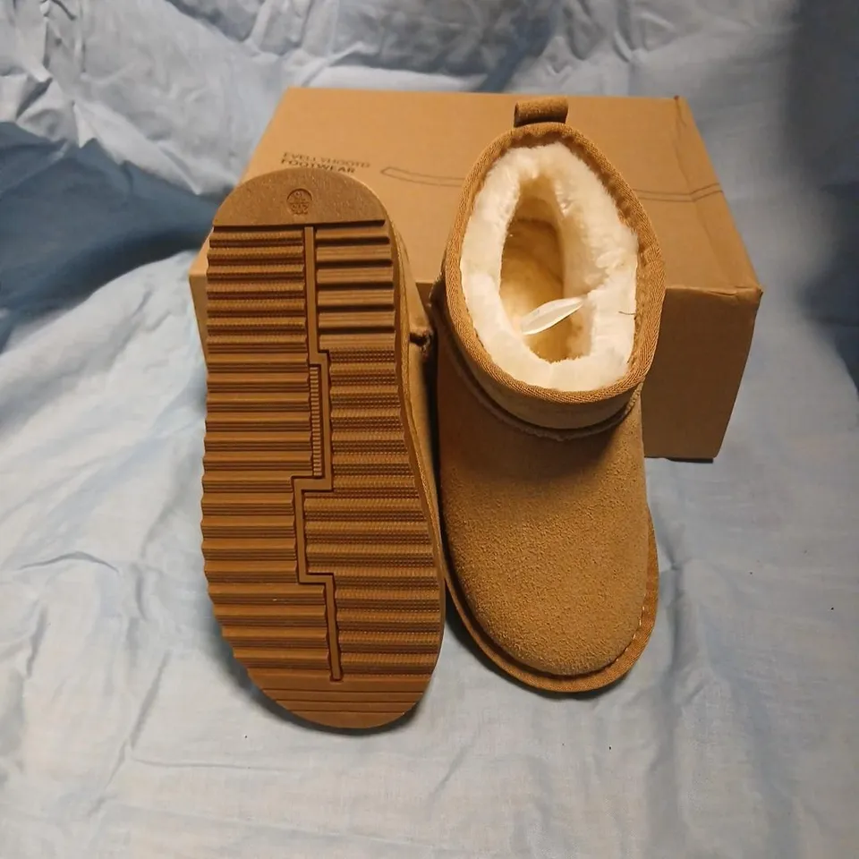 EVELLYHOOD CHILDS SNOW BOOTS – CHESTNUT, SIZE 31
