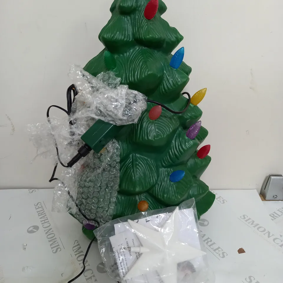 MR CHRISTMAS INDOOR OUTDOOR MOLDED CHRISTMAS TREE