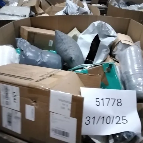 PALLET CONTAINING LARGE QUANTITIES OF PILLOWS