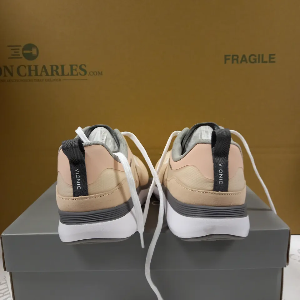VIONIC DELMAR AYSE TRAINER SIZE 5.5
