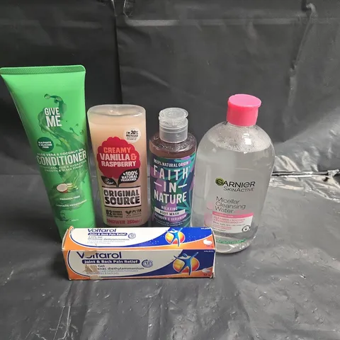 APPROXIMATEY 20 ASSORTED HEALTH AND BEAUTY PRODUCTS TO INCLUDE - VOLTAROL GEL - GARNIER MICELLAR WATER AND GIVE ME CONDITIONER