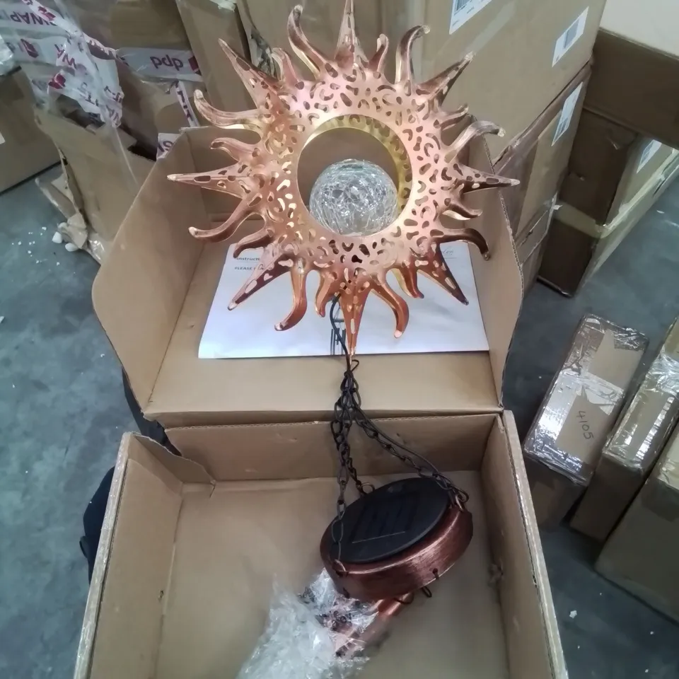 BOXED SOLAR POWERED SUN WITH CHIMES