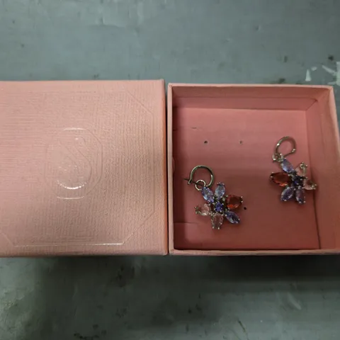 BOXED SWAROVSKI GEMA FLOWER DROP EARRINGS 