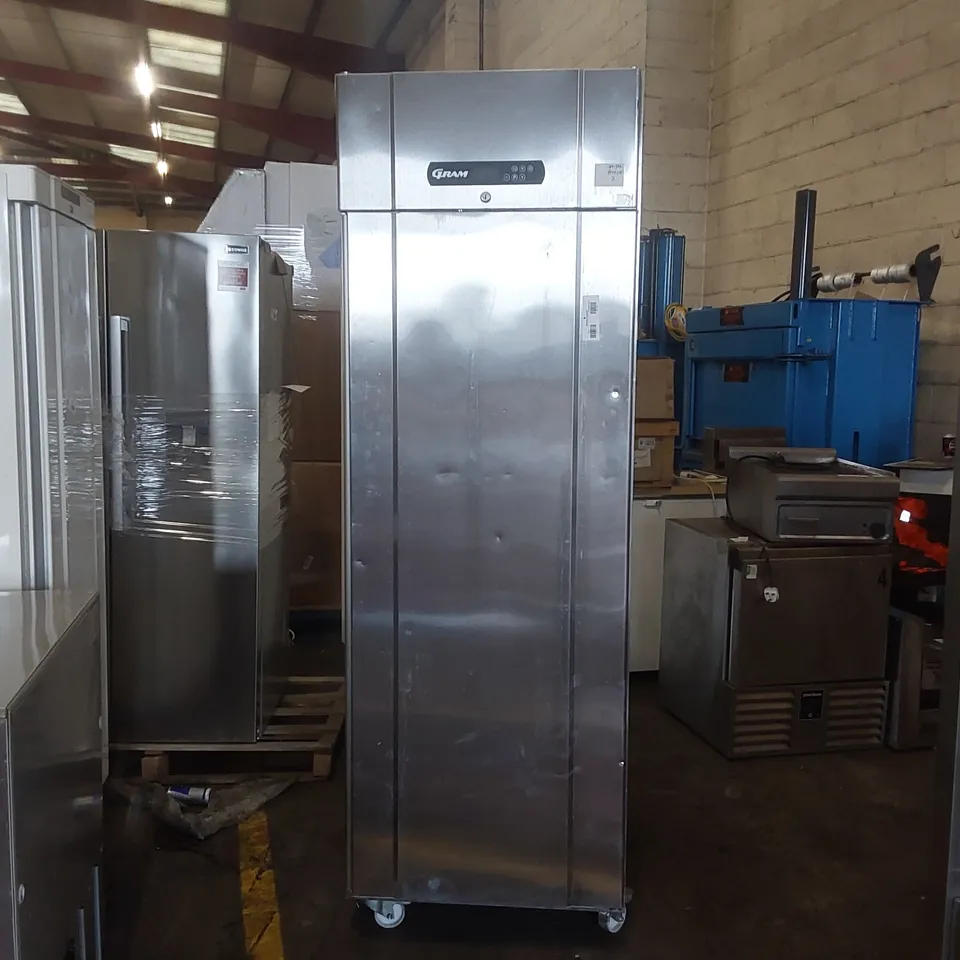 GRAM COMMERCIAL UPRIGHT FREEZER
