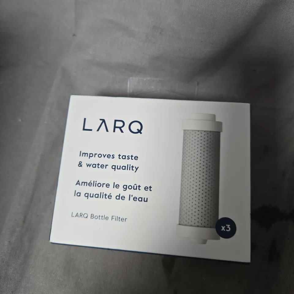 BOX OF APPROXIMATELY 15 ASSORTED ITEMS INCLUDING WATER BOTTLE FILTER , TAP FITTINGS AND DOG TOY 