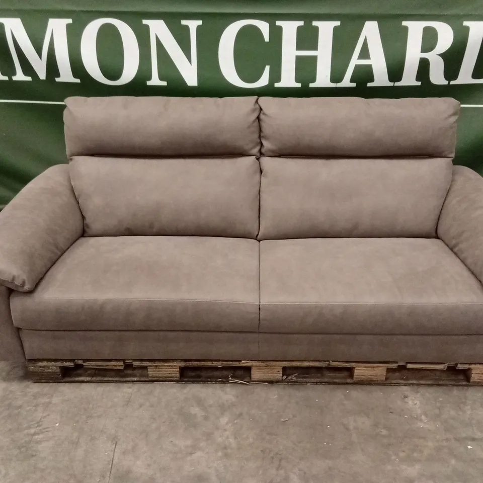 QUALITY DESIGNER ITALIAN MADE LARGE 3 SEATER MICROFIBRE UPHOLSTERED SOFA