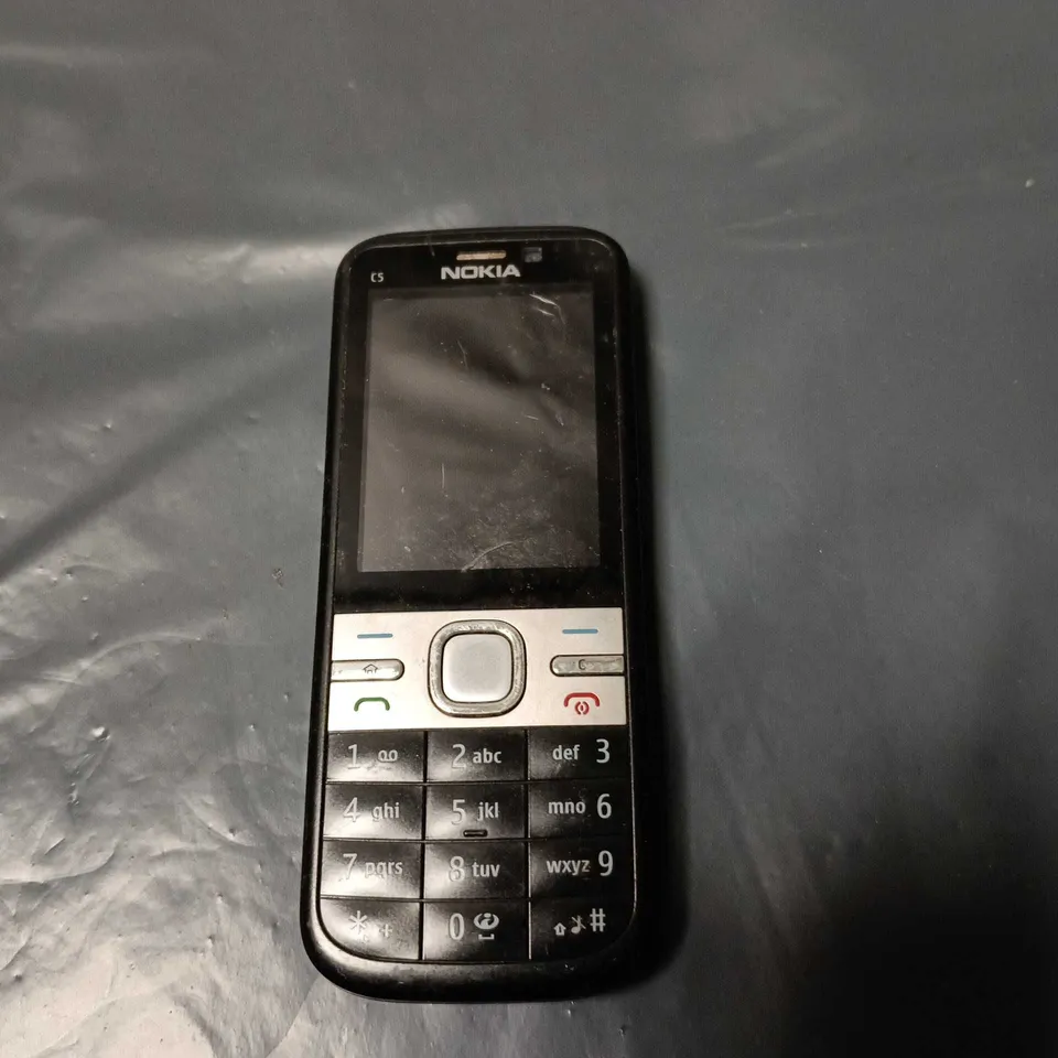 NOKIA MOBILE PHONE – BLACK WITH SILVER BACK