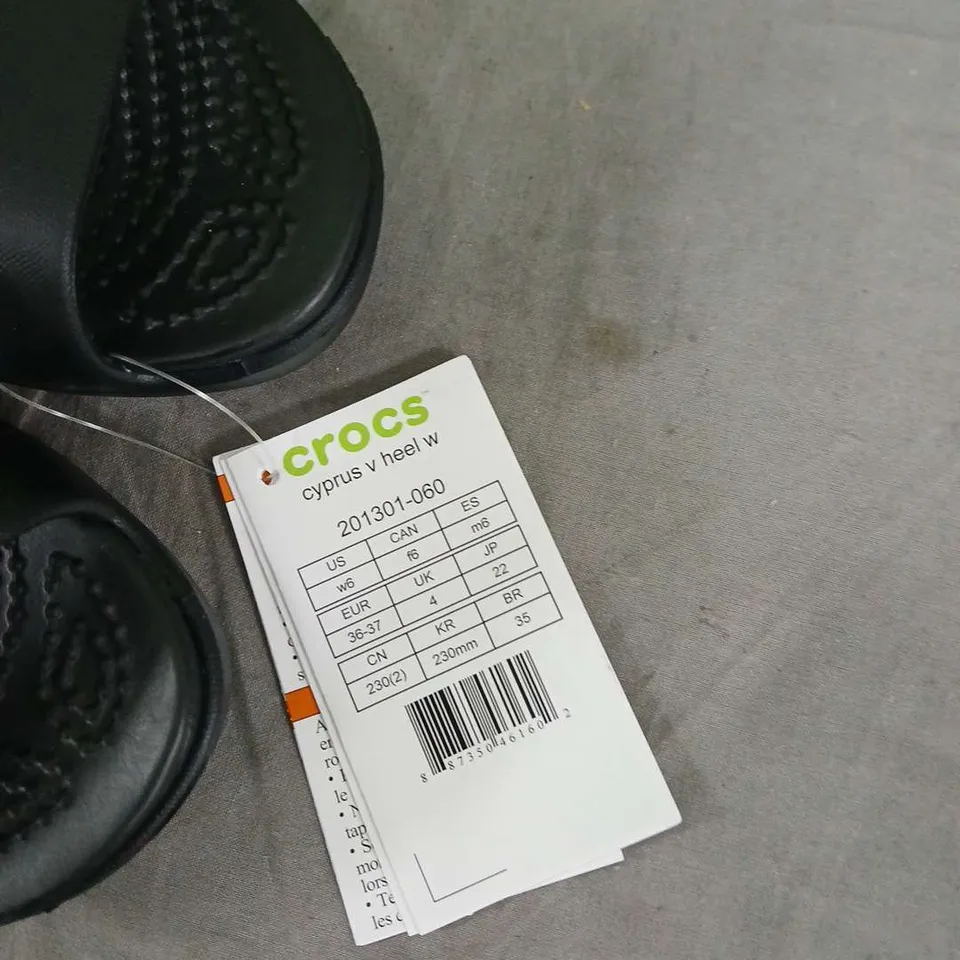CROCS CYPRUS V HEEL W SANDALS – BLACK, UK 4 (EU 37) – BOXED
