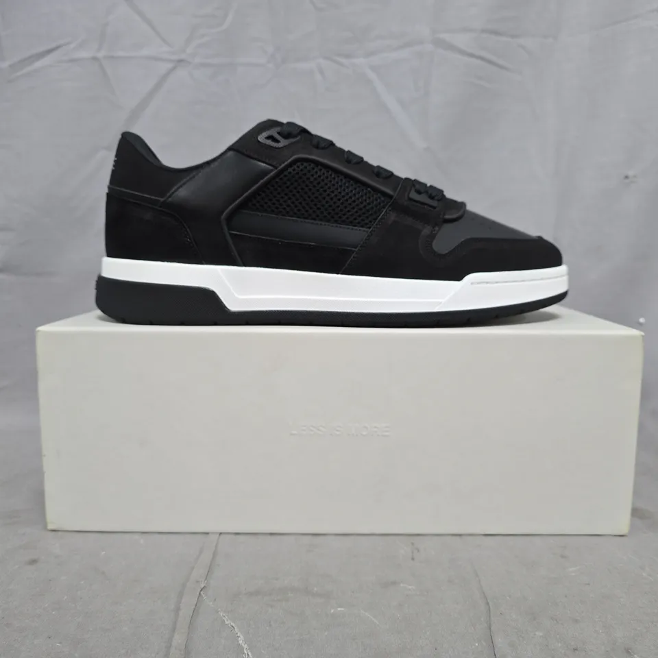BOXED PAIR OF ARNE BASKET TRAINERS IN BLACK/WHITE SIZE UK 10