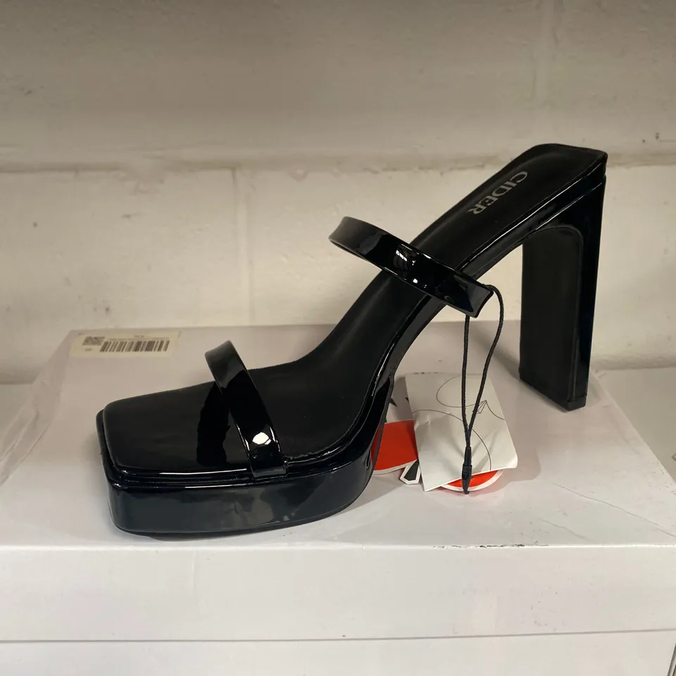 BOXED PAIR OF CIDER BLACK HIGH HEELS SIZE 39