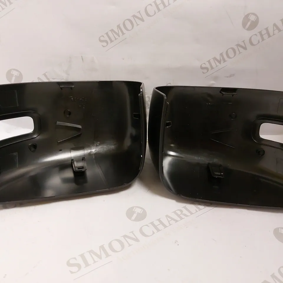 BOX OF 2 ITEMS TO INCLUDE REPLACEMENT PART FOR JEEP RENEGADE 2014 NERA SX
