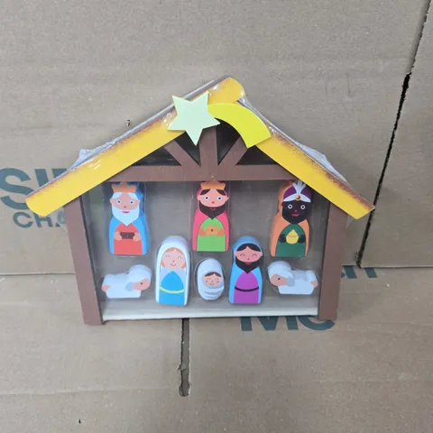 6 X GISELA GRAHAM PAINTED WOOD KIDS NATIVITY FIGURES WITH STABLE 
