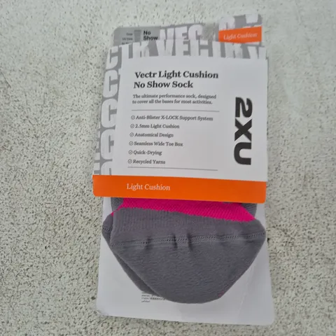 VECTR LIGHT CUSHION NO SHOW SOCK β GREY WITH PINK TRIM, SIZE M