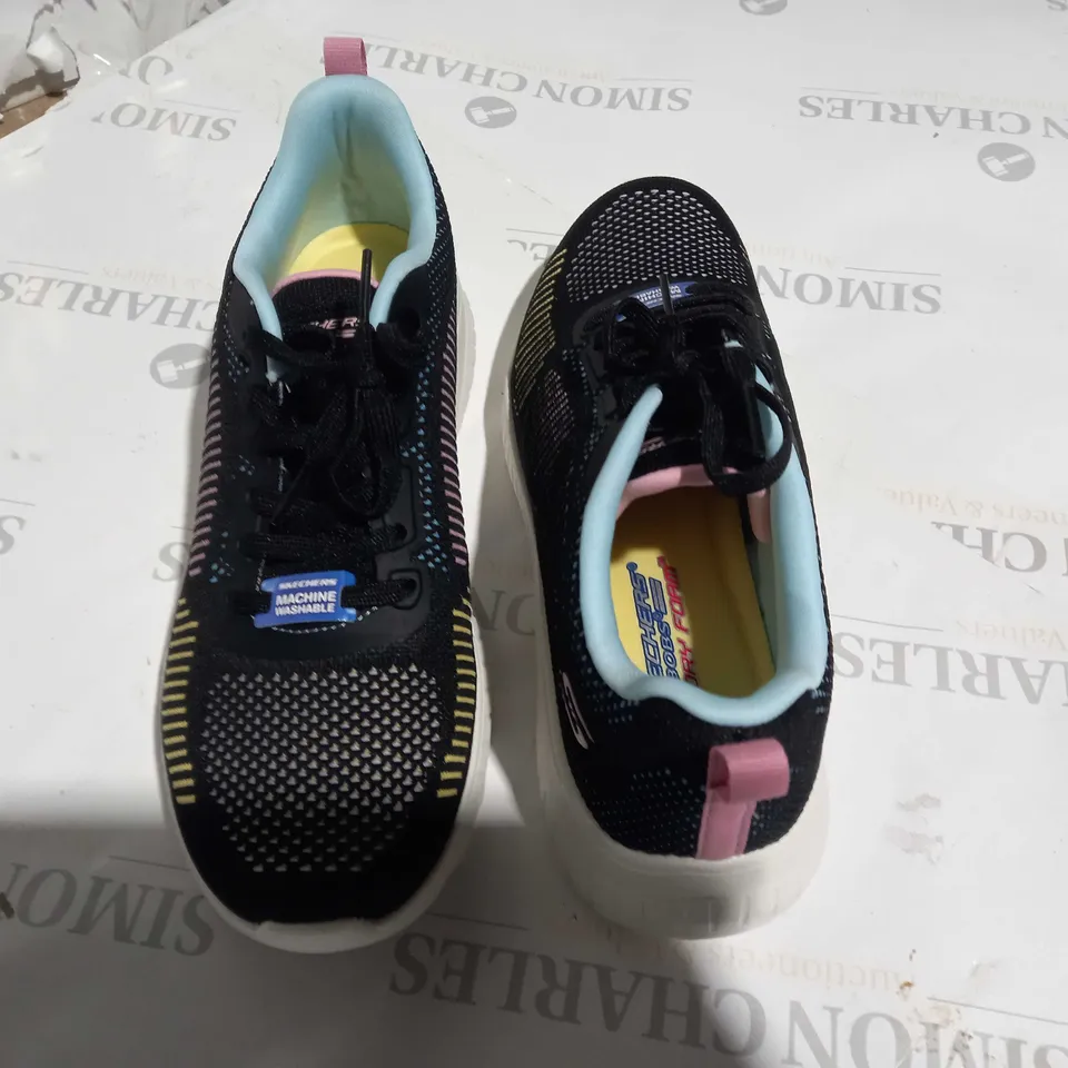 SKECHERS BOBS MEMORY FOSM TRAINERS - UK 6.5