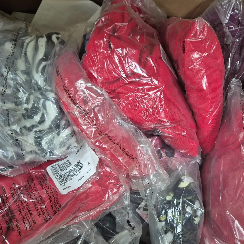 BOX OF APPROXIMATELY 20 ASSORTED CLOTHING, FASHION, AND COSMETIC ITEMS IN VARIOUS COLOURS, STYLES, AND SIZES, ETC - COLLECTION ONLY