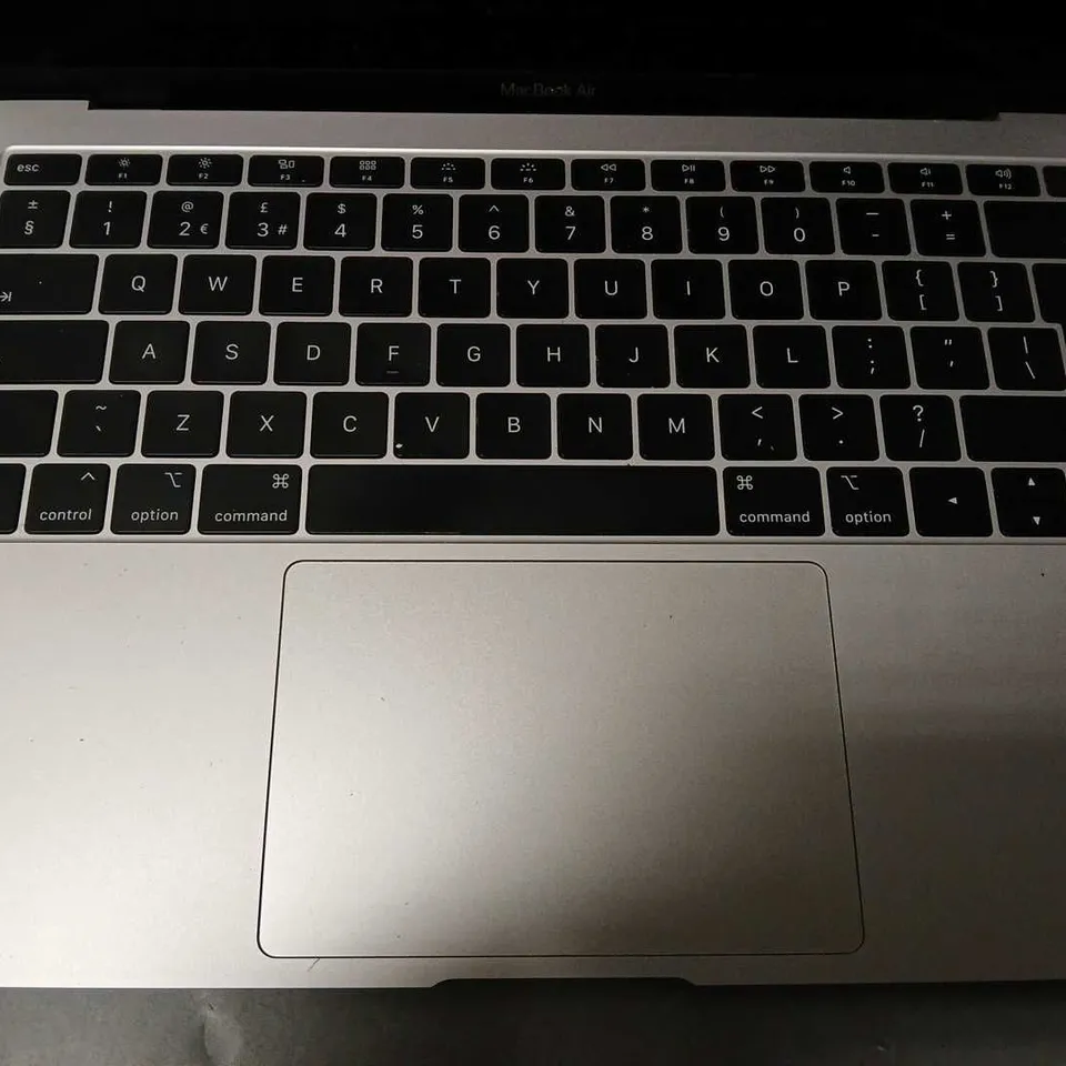 APPLE MACBOOK AIR (13", 2018)