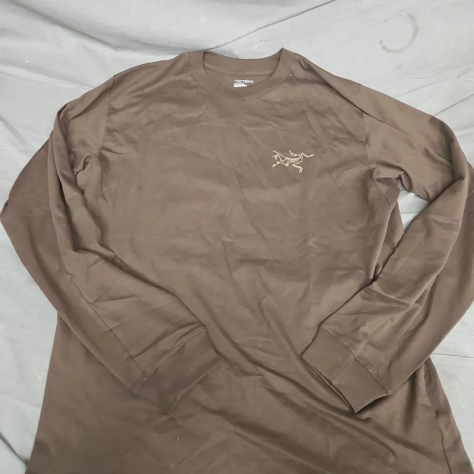 ARC'TERYX LONG SLEEVE TEE IN BROWN - MEDIUM
