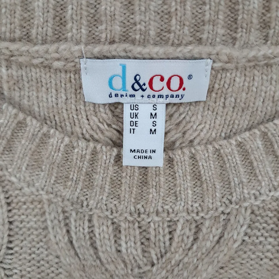 D&CO. DENIM COMPANY BEIGE CABLE KNIT SLEEVELESS VEST – UK M