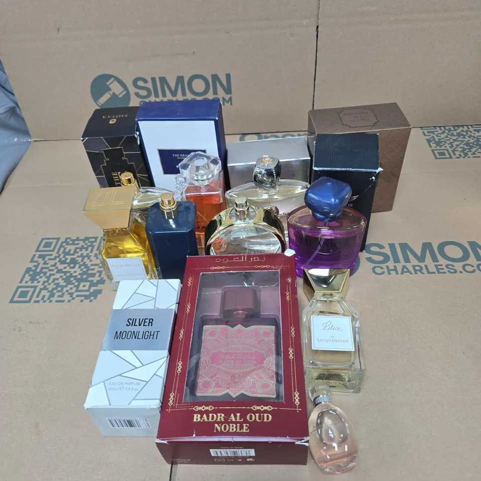 TOTE OF APPROXIMATELY 15 ASSORTED FRAGRANCES TO INCLUDE SILVER MOONLIGHT, THE GRAND COLLECTION, KRYSTAL ETC