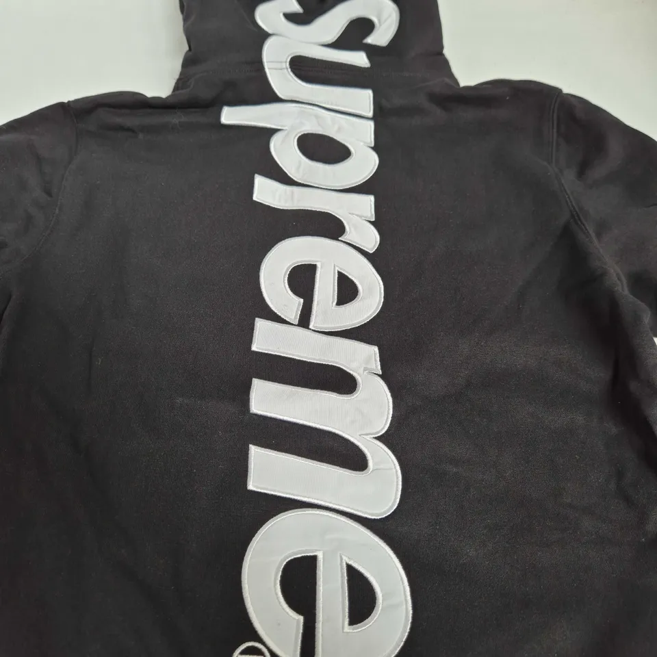 SUPREME BLACK HOODIE - SIZE M