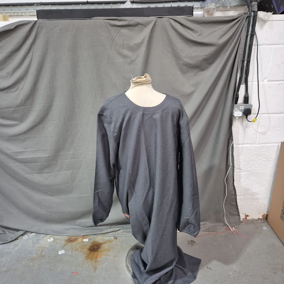 GRAY LONG ROBE/DRESSING GOWN, UK 40 (40INS), 60IN LENGTH 