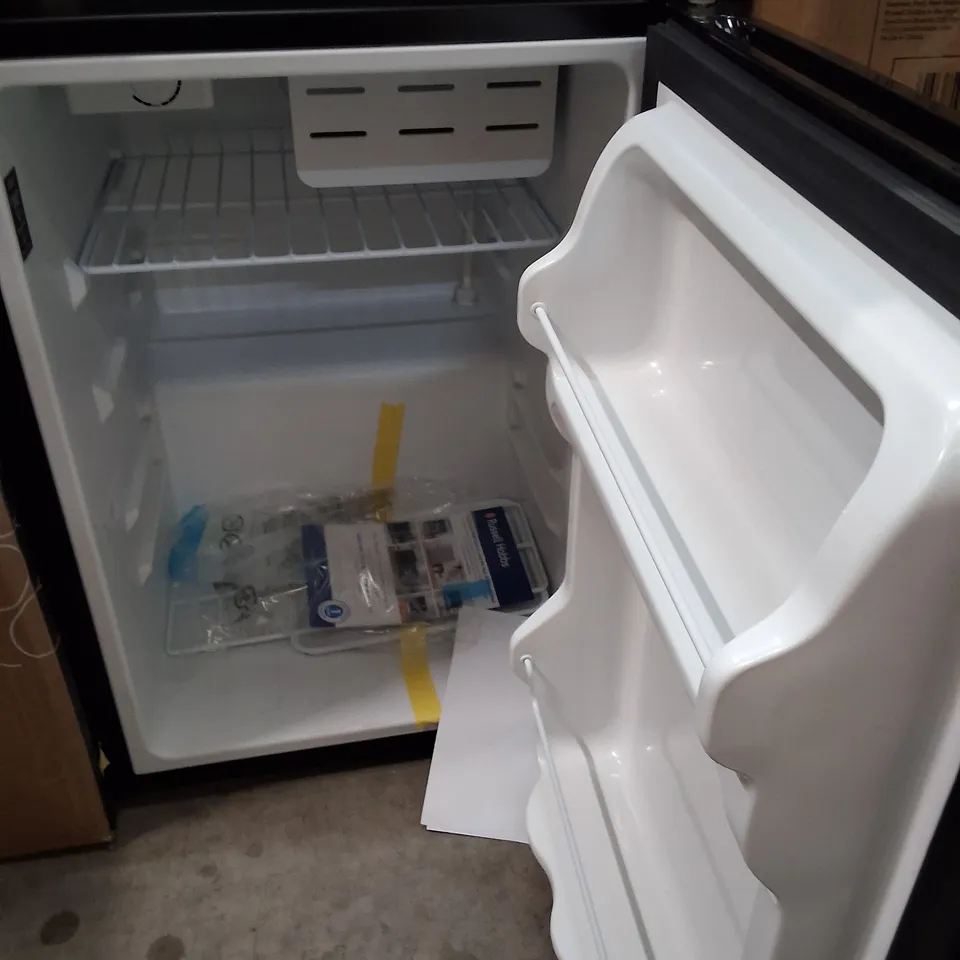 RUSSELL HOBBS TABLETOP FRIDGE BLACK RH67TTLFF0E1B