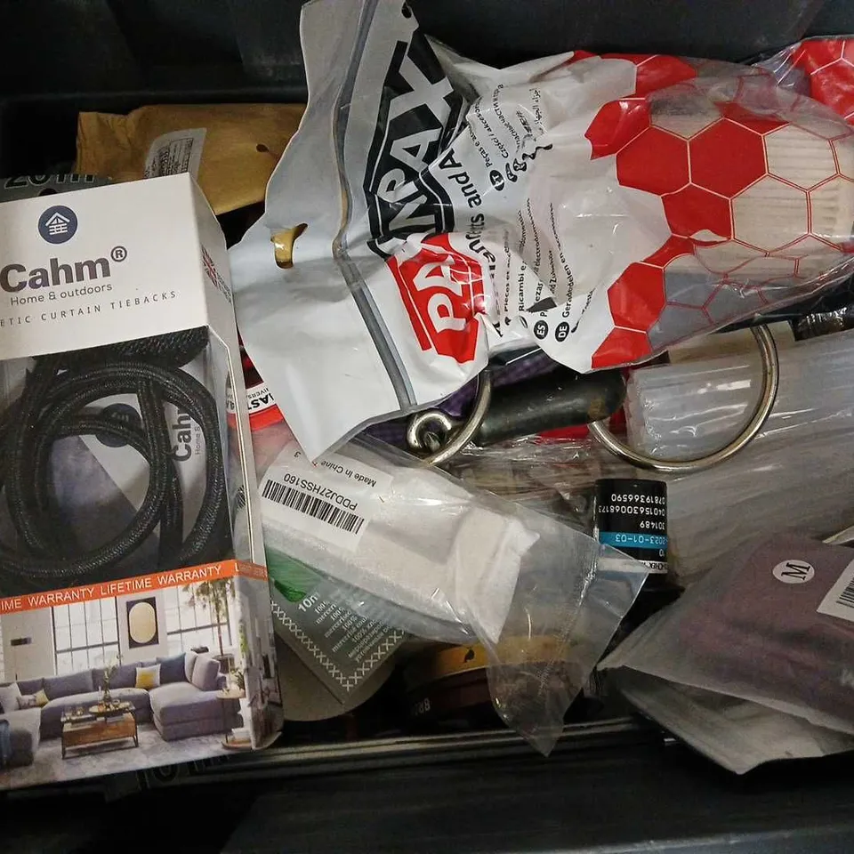 APPROXIMATELY 20 ASSORTED HOUSEHOLD ITEMS TO INCLUDE HEAD TORCH, WOLFCRAFT CUTTER, BOSCH PRO STAINLESS STEEL AND METAL, ETC