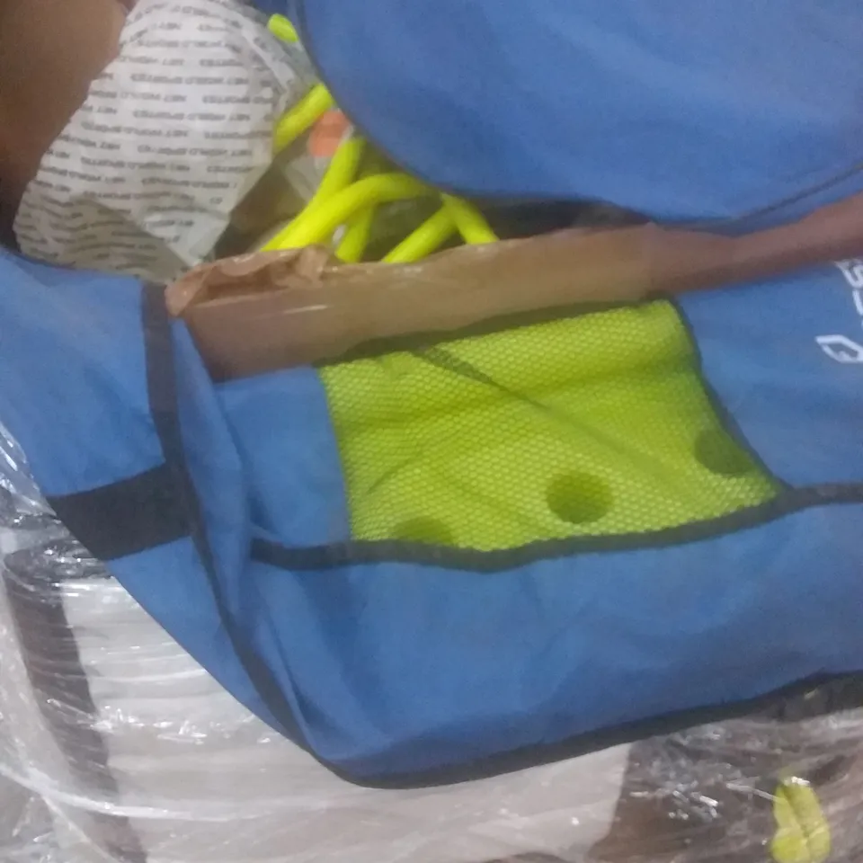 PALLET OF APPROX 14 ASSORTED SPORTING ITEMS TO INCLUDE- HURDLES - WATER BOTTLES- BADMINTON RACKET ECT