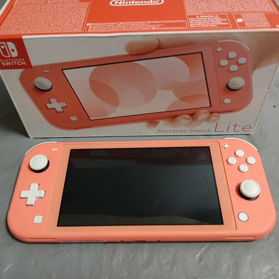 NINTENDO SWITCH LITE - CORAL