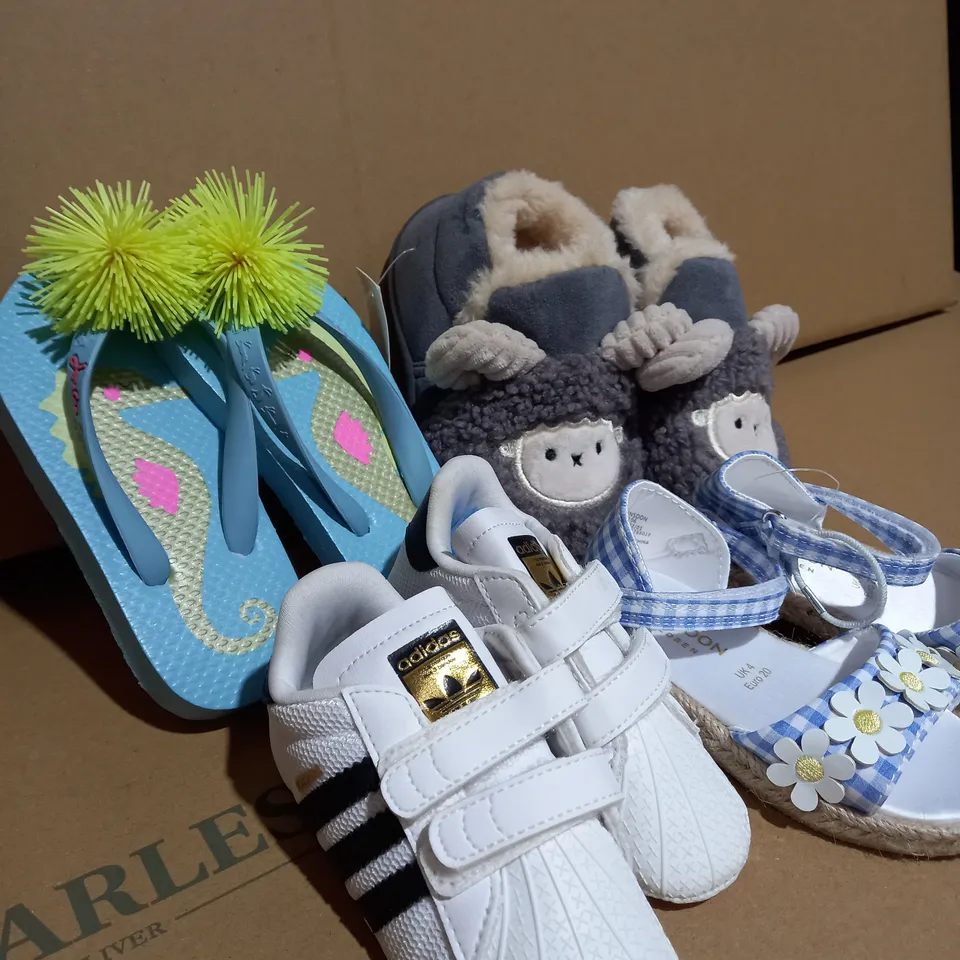 LOT OF 4 X ASSORTED INFANT SHOES