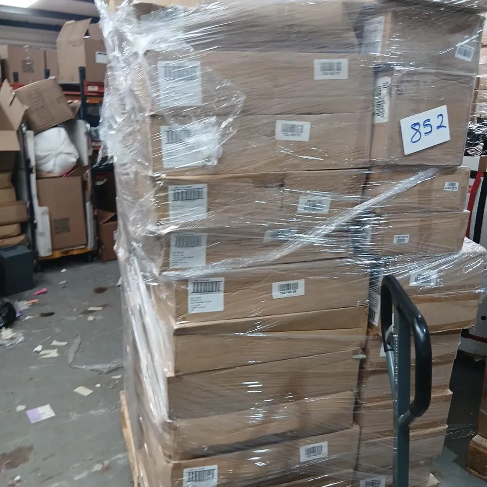 PALLET OF APPROXIMATELY 516 ITEMS OF ASSORTED CLOTHING AND ACCESSORIES