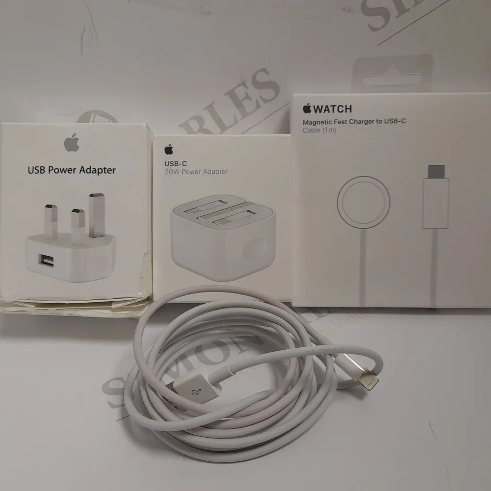 LOT OF 4 ASSORTED APPLE ITEMS TO INCLUDE LIGHTNING TO USB CABLE, WATCH MAGNETIC CHARGER, 5W USB POWER ADAPTER, ETC  RRP £70