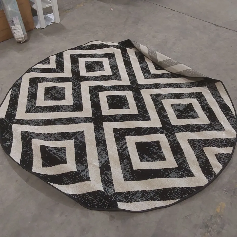 BRAND NEW PACO HOME POCO ROUND AREA RUG - BLACK/WHITE // SIZE: 200cm