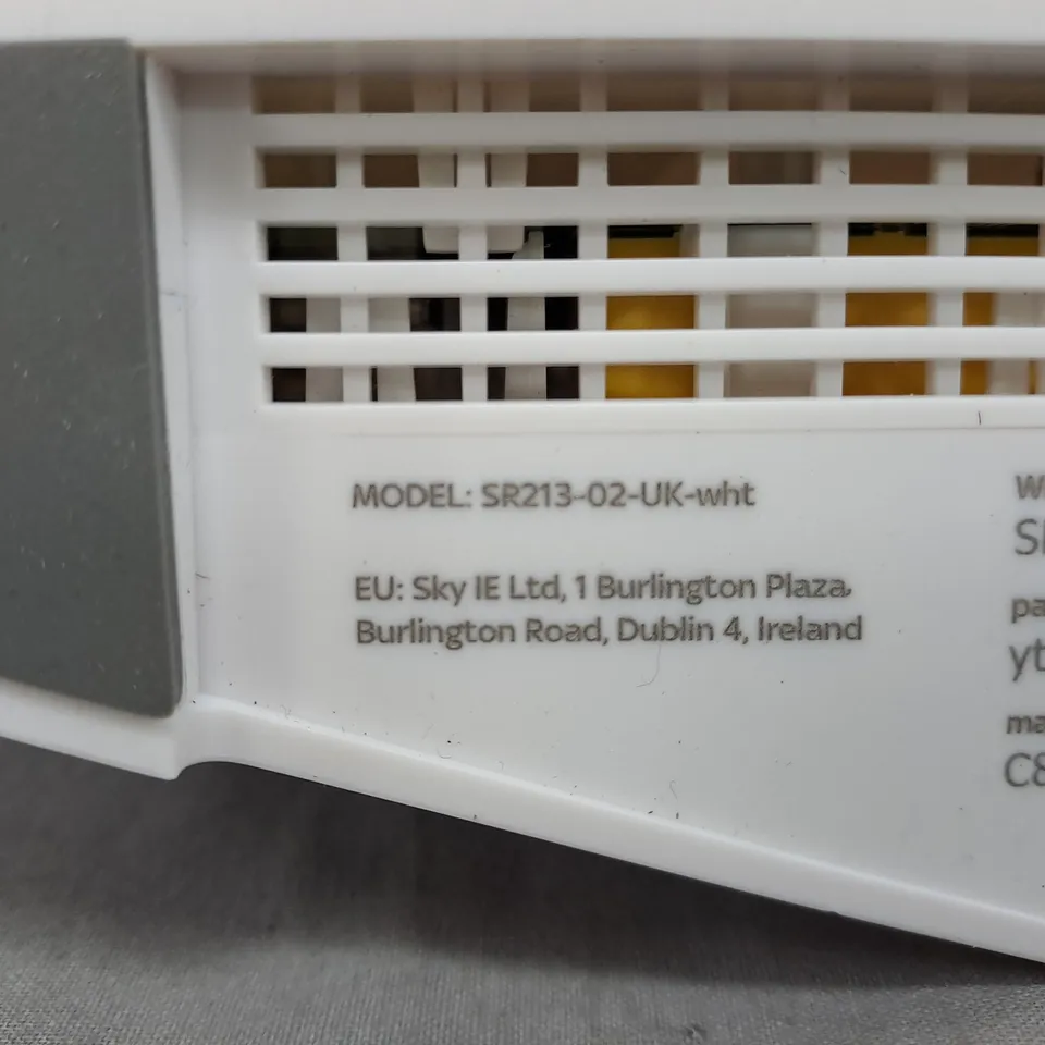 SKY SR213-02-UK-WHT WIRELESS ROUTER